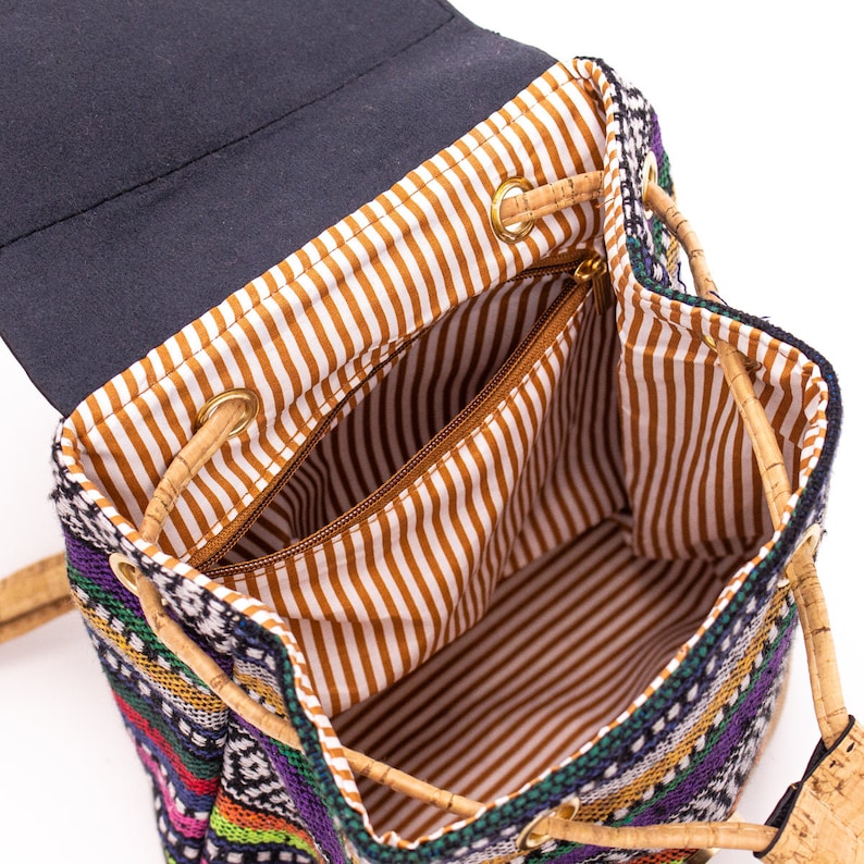 Laserschnitt-Bunter Rucksack aus Kork im Boho-Stil